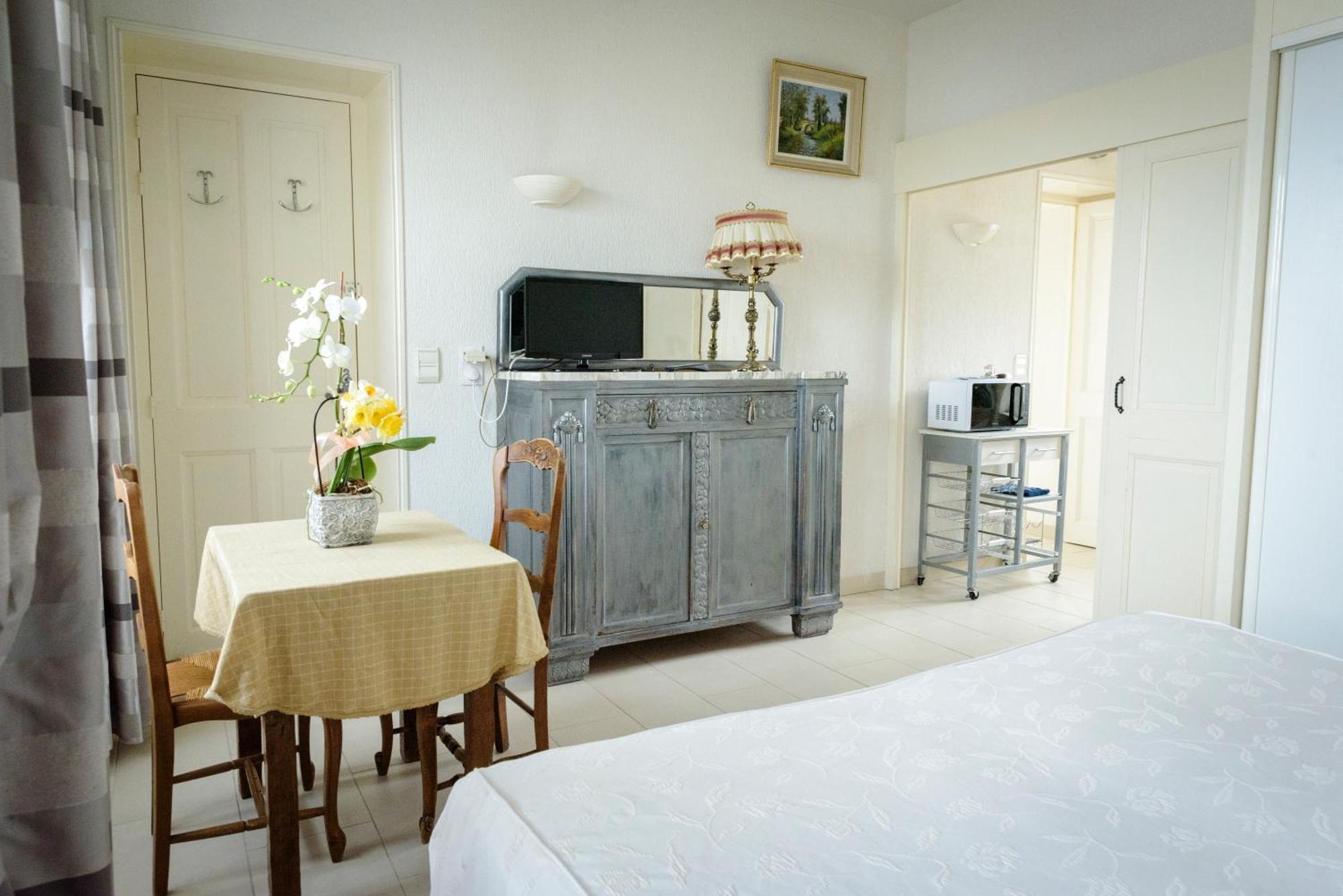 Maison Studios & Appartements Les 4 Vents Люк-сюр-Мер Экстерьер фото