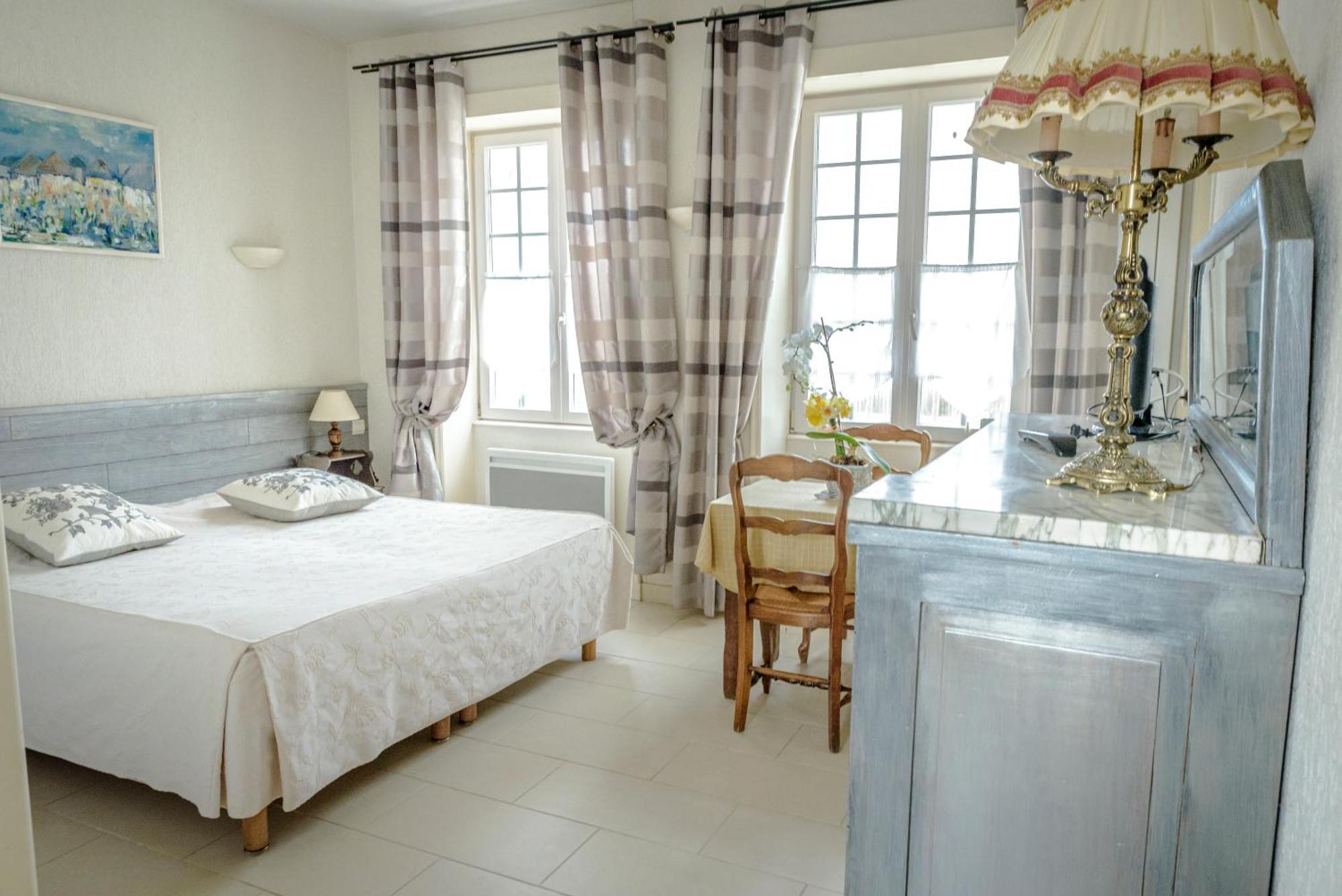 Maison Studios & Appartements Les 4 Vents Люк-сюр-Мер Экстерьер фото
